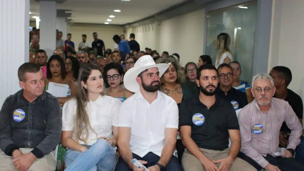 Pablo Muribeca debate Segurança Pública com moradores da Serra Pablo Muribeca e especialistas debatendo segurança pública com a comunidade