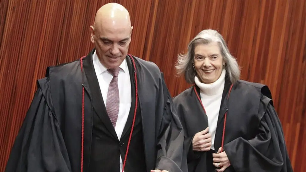 TSE lança disque-denúncia para combater fake news nas eleições de 2024 Alexandre de Moraes e Carmem Lúcia, atual presidente do TSE