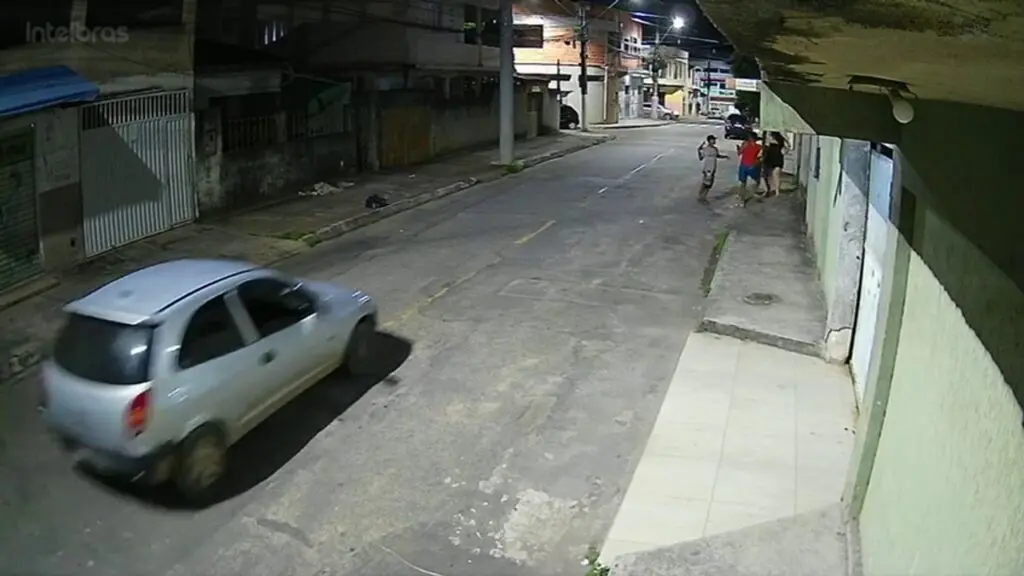 Casal de amigos é roubado na Serra.