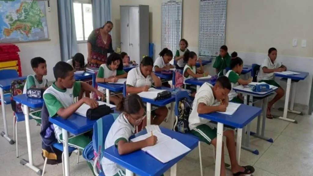 Chamada pública escolar 2025 para novas vagas começa nesta semana na Serra Vagas abertas para novos alunos e para transferências do ano letivo de 2025 na Serra