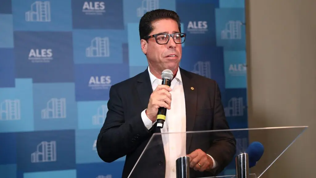 Presidente Marcelo Santos recebe jornalistas e apresenta resultados da ALES em 2024 Coletiva de imprensa do Presidente Marcelo Santos