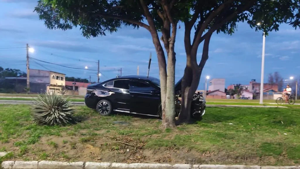 Assaltantes armados executam motorista de aplicativo após acidente na Serra Motorista de aplicativo morre após ser rendido e torna-se mais uma vítima da criminalidade na Serra