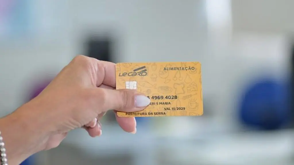 Servidores da Serra terão cartão alimentação de R$ 1 mil a partir de janeiro
