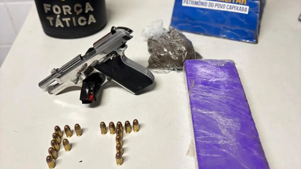 Força Tática apreende arma e drogas durante patrulhamento na Serra.