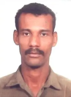 Imagem de um homem de bigode.
