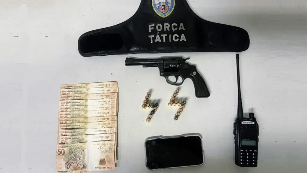 PM captura sujeito apontado como olheiro do tráfico após denúncia anônima na Serra