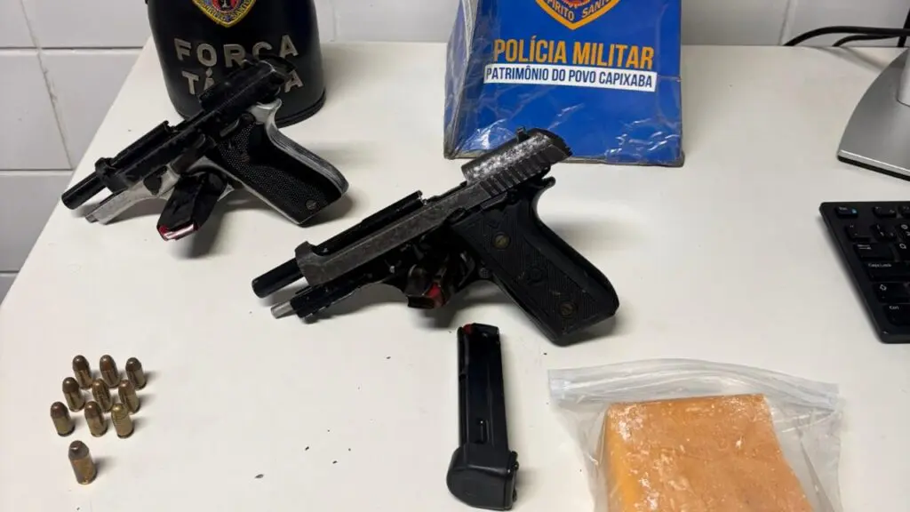 Homicida foragido é preso pela PM com arma e droga após denúncia anônima na Serra