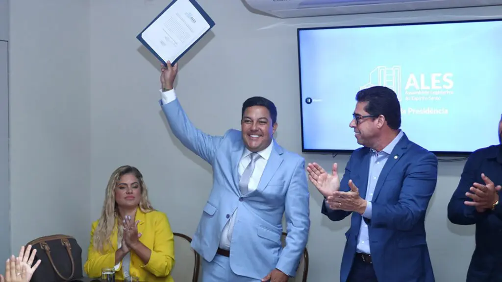 Bruno Lamas toma posse e se torna o quinto deputado da Serra na Assembleia Legislativa Bruno Lamas toma posse e se torna o quinto deputado da Serra na Assembleia Legislativa