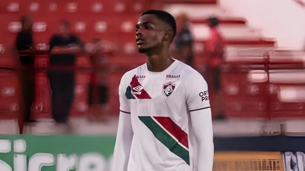 Jovem zagueiro da Serra é destaque do Fluminense na Copinha 2025