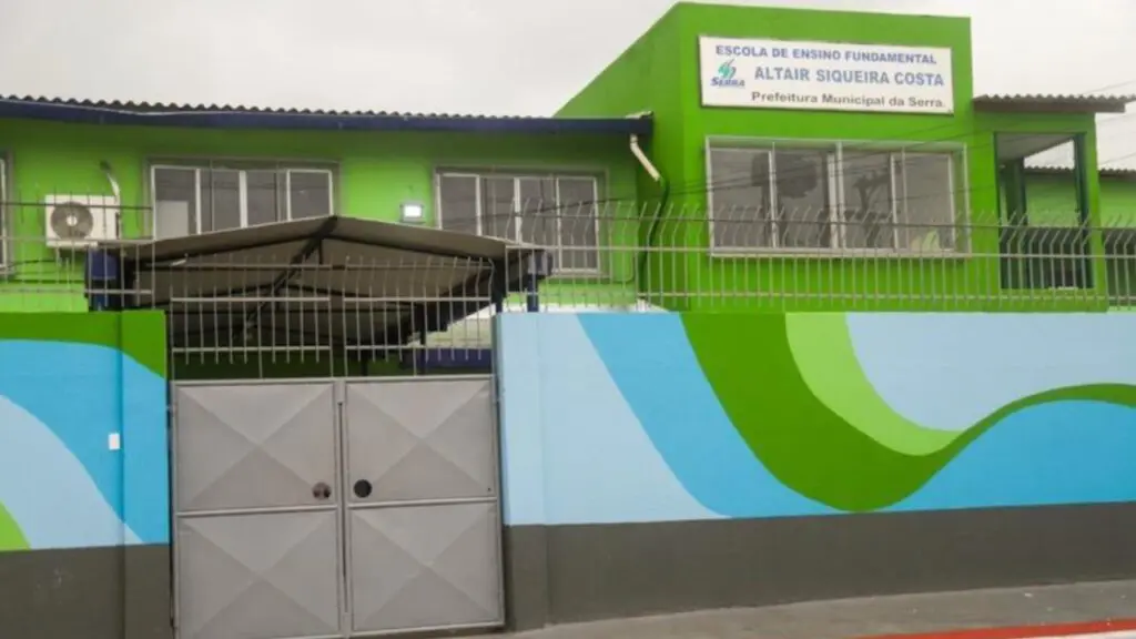 Escolas da Serra orientam famílias de alunos sobre nova lei que restringe o uso de celulares