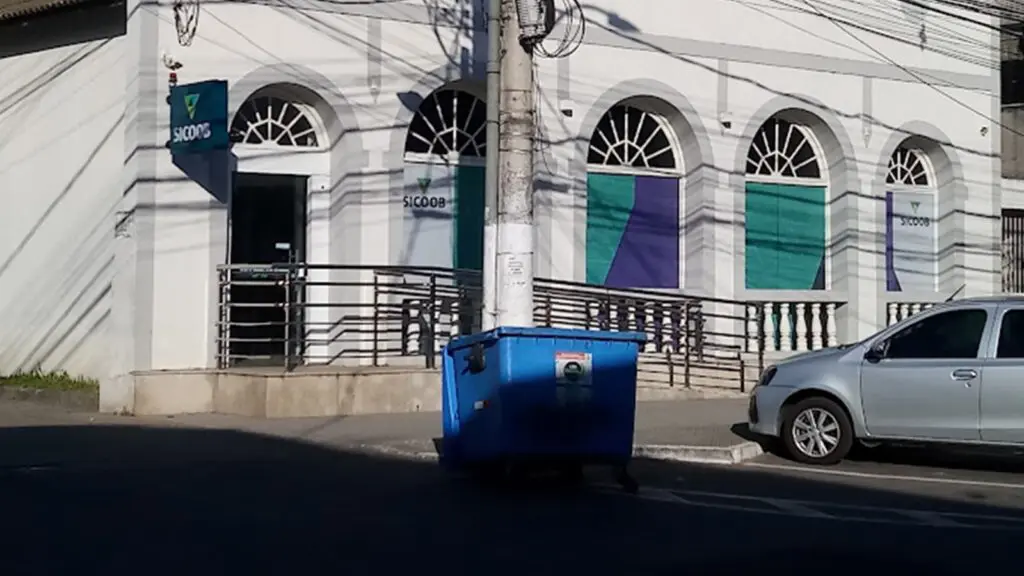 Bandidos invadem cooperativa de crédito e arrombam cofre com cerca de R$ 290 mil na Serra.