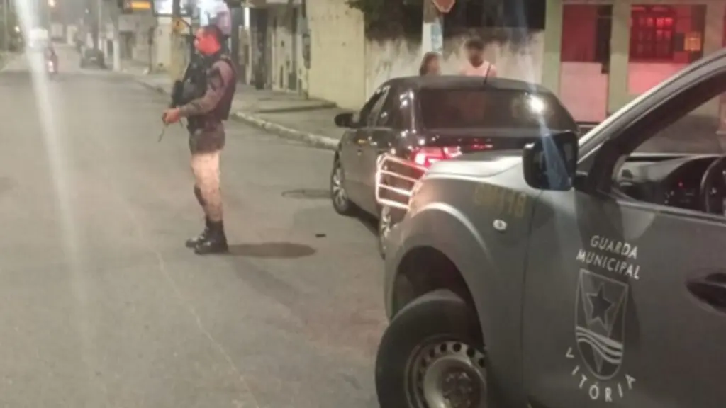 Guarda de Vitória recupera veículo furtado após perseguição na Serra.