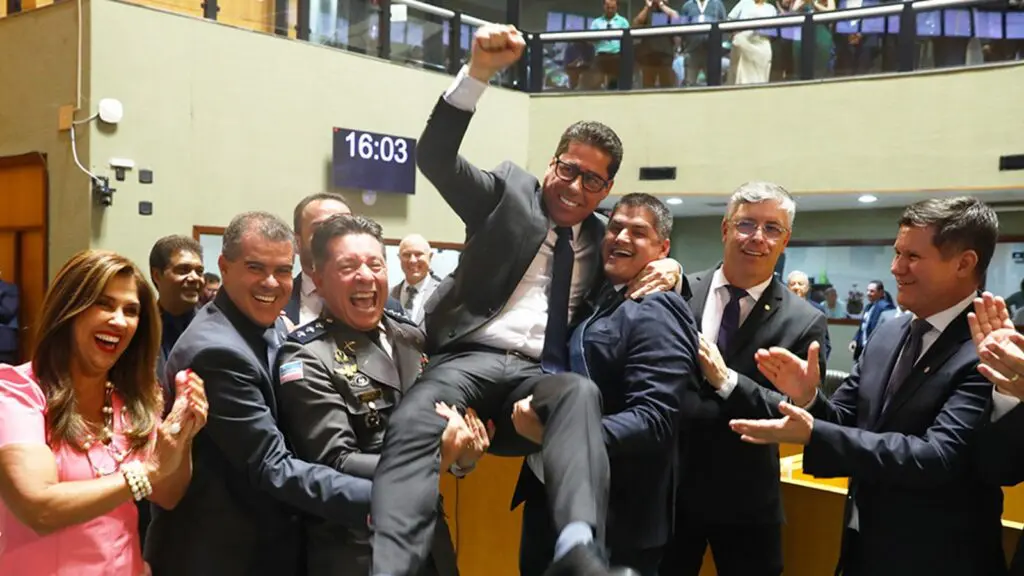 Marcelo Santos é reeleito presidente da Assembleia Capixaba com apoio de todos os deputados Sessão Preparatória para eleição da Mesa Diretora da ALES