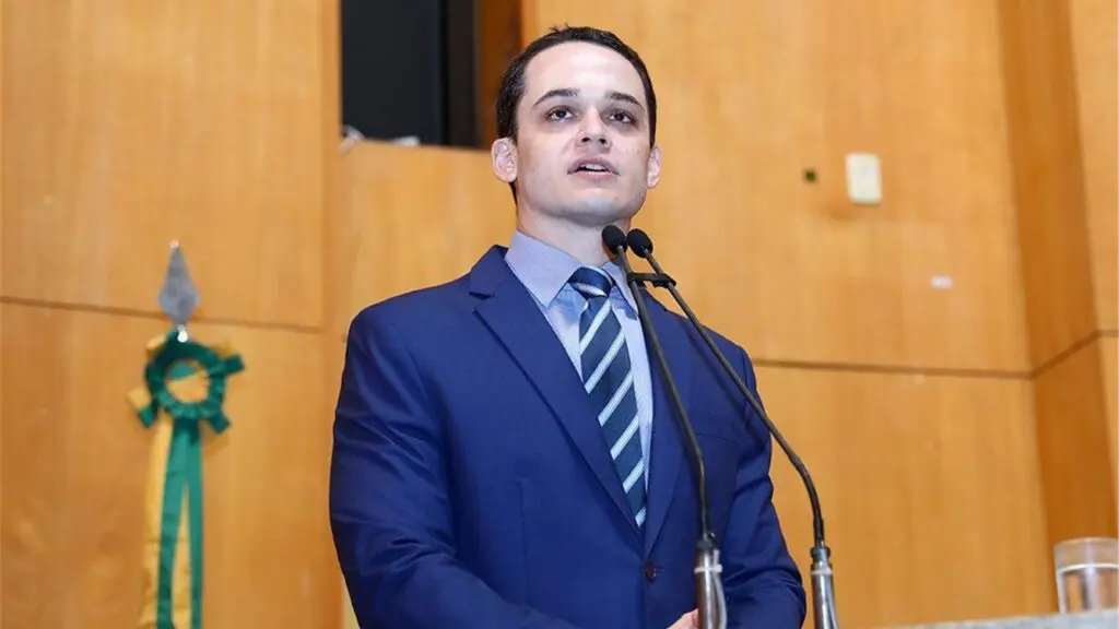 Pesquisa aponta Lorenzo Pazolini na liderança da disputa pelo governo do ES em 2026 Pesquisa aponta Lorenzo Pazolini na liderança para o governo do ES em 2026