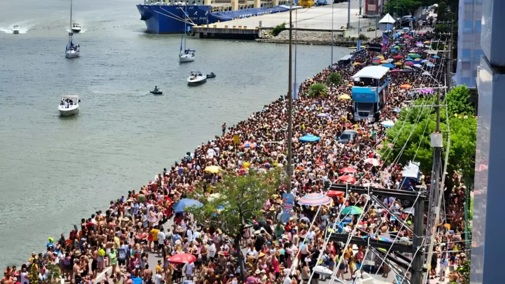Especialistas alertam para cuidados essenciais com a saúde no Carnaval; confira dicas para curtir a folia Especialistas alertam para cuidados essenciais com a saúde no Carnaval; confira dicas para curtir a folia