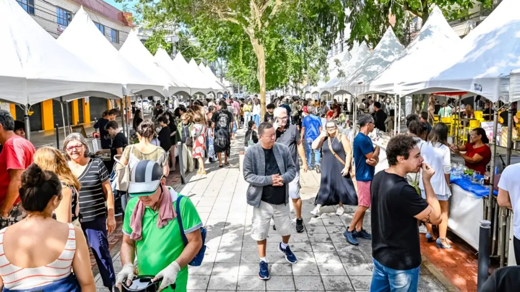 Feira de Antiguidades da Rua da Lama acontece neste fim de semana em vitória; confira o dia e horários