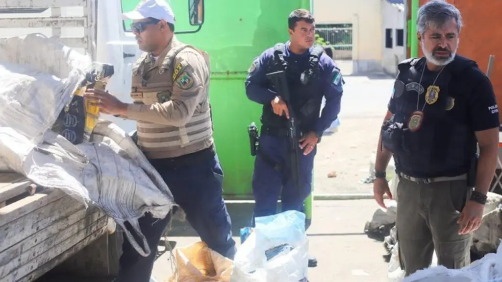 Operação conjunta entre prefeitura e polícia civil apreende mais de 280 kg de fios furtados na Serra