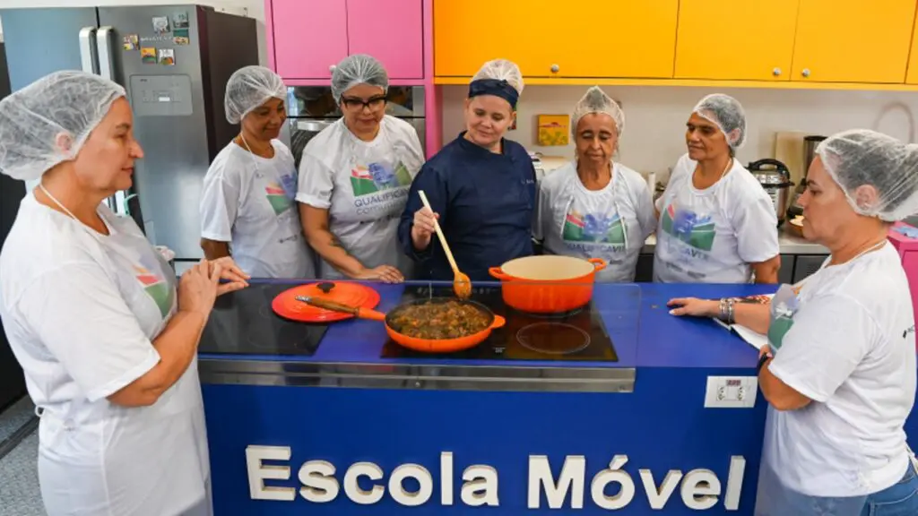 Qualifica Vix oferece mais de 480 vagas para cursos de culinária em Vitória QualificaVix abre mais de 150 vagas para cursos gratuitos para mulheres garantirem renda extra na Páscoa