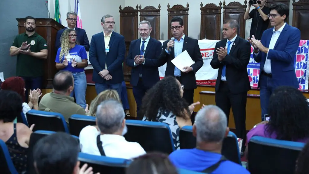 Assembleia Legislativa prioriza votação de reajuste para profissionais da saúde no ES Assembleia Legislativa prioriza votação de reajuste para profissionais da saúde