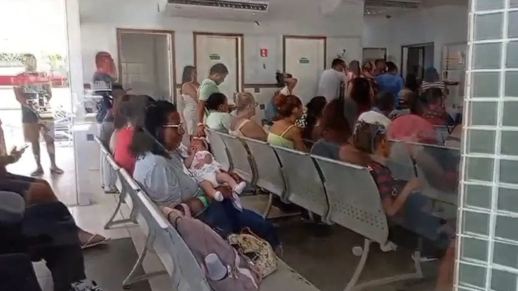 Demora no atendimento na UPA de Serra-sede gera reclamações de pacientes