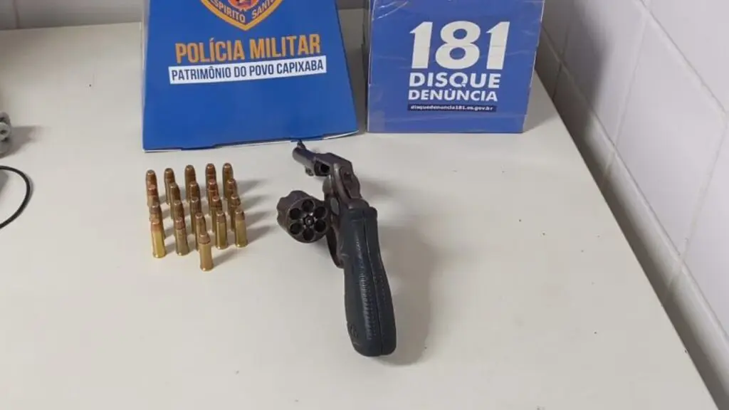 Sujeito é detido com revólver e munições na Serra