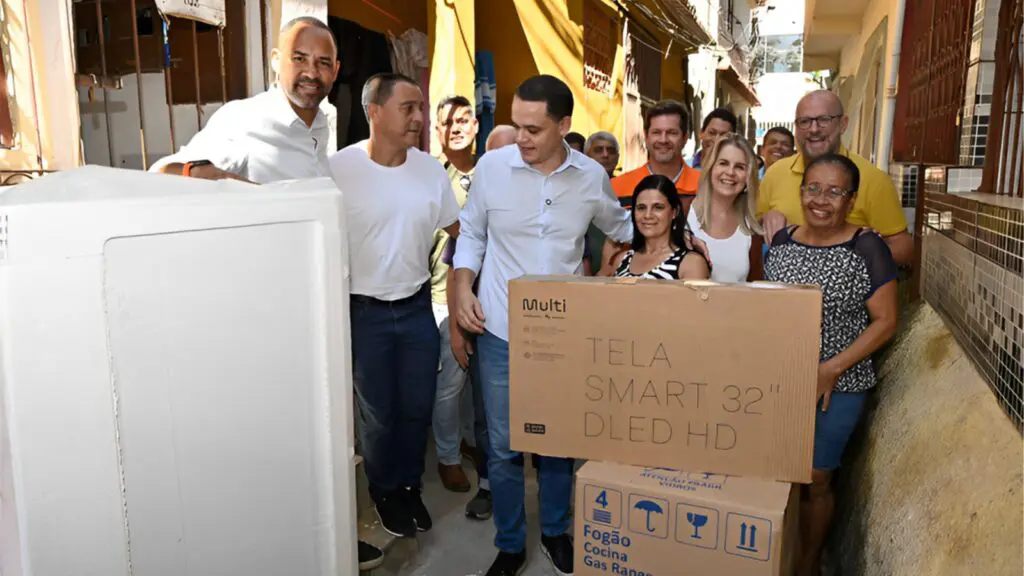 Prefeitura de Vitória supera a marca de 220 casas entregues pelo programa Bônus Moradia Prefeitura de Vitória entrega 221ª residência do programa Bônus Moradia no bairro Santo Antônio