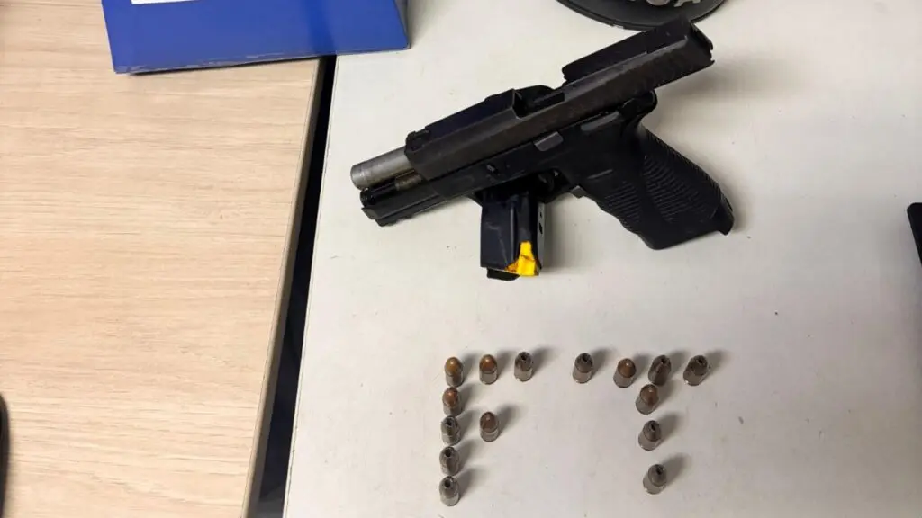 Homem armado é preso pela Força Tática na Serra