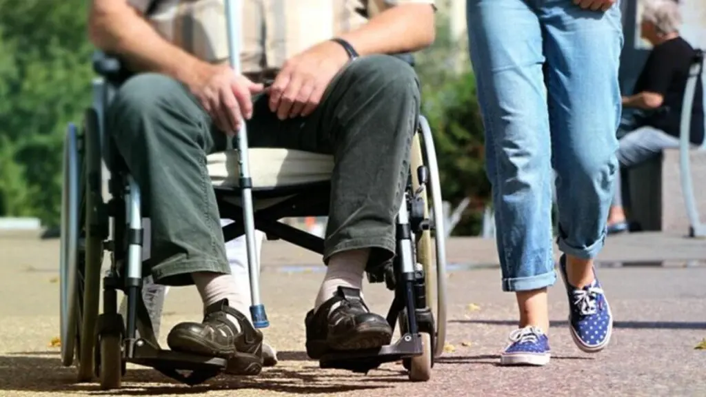 Cursos 100% gratuitos para cuidadores de idosos e PcDs na Serra