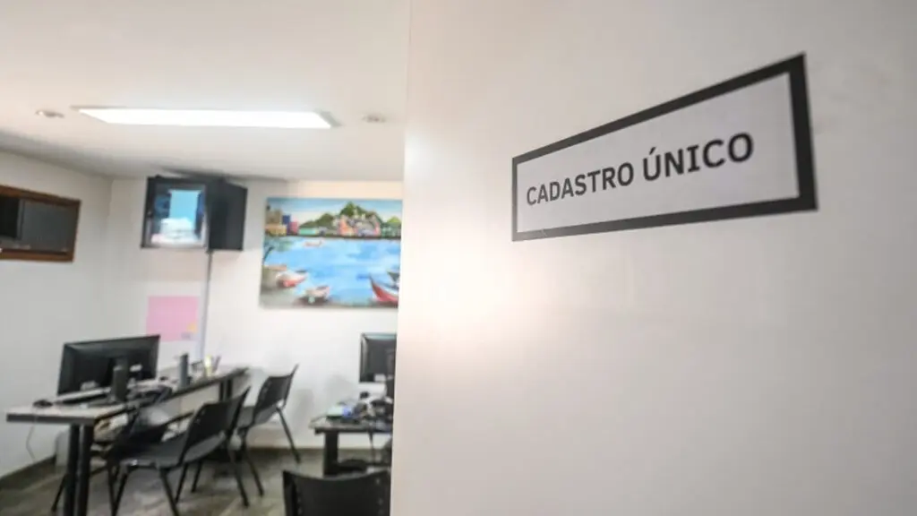 Vitória terá mutirão para cadastramento e atualização do CadÚnico nos CRAS da cidade Vitória terá mutirão do CadÚnico nos Cras da cidade