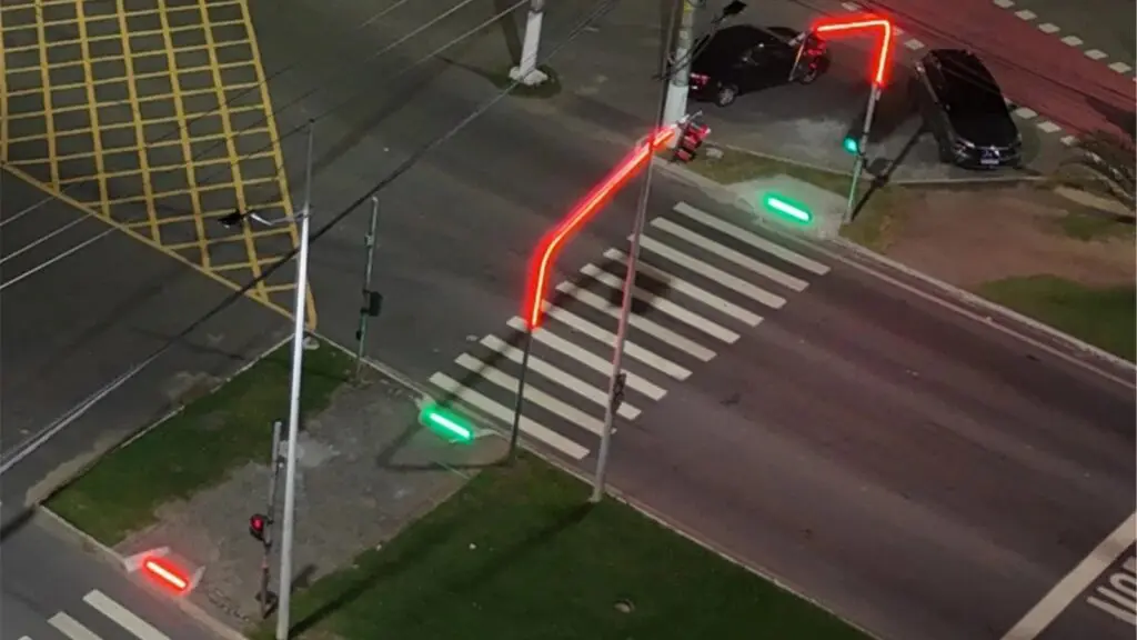 Confira as inovações na iluminação e semáforos da nova "Avenida Inteligente" da Serra
