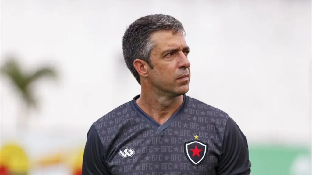 Porto Vitória anuncia João Burse como novo treinador da equipe