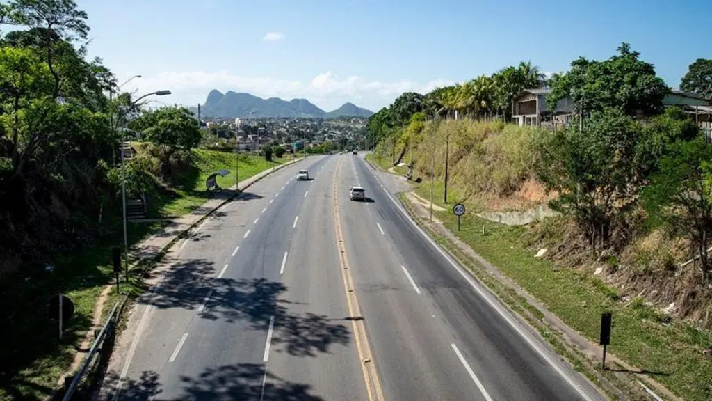Trecho da BR-101 na Serra, na altura do bairro Campinho da Serra: Prefeitura afirma que negociações estão em estágio avançado