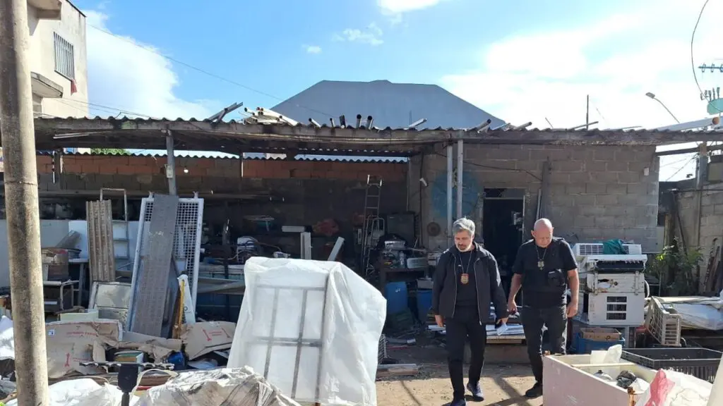 Operação apreende 55 kg de cobre em ferros-velhos da Serra