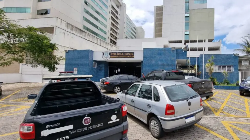 Adolescente reage a tentativa de assalto e acaba agredido na Serra Adolescente reage a tentativa de assalto e acaba agredido na Serra