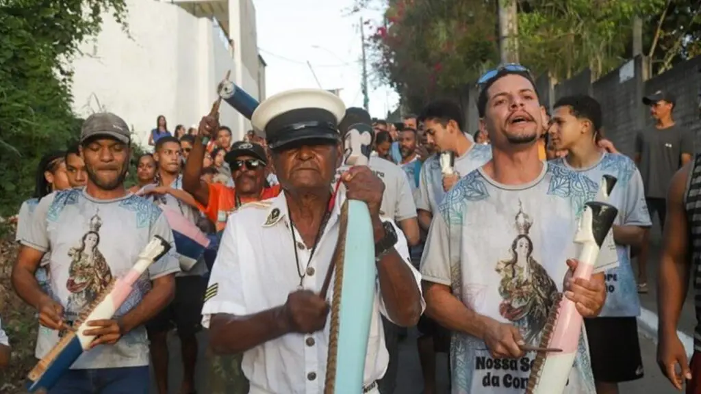 Jacaraípe celebra fim de semana com tradições da festa de São Pedro na Serra Jacaraípe celebra São Pedro com cortejos e fincada do mastro