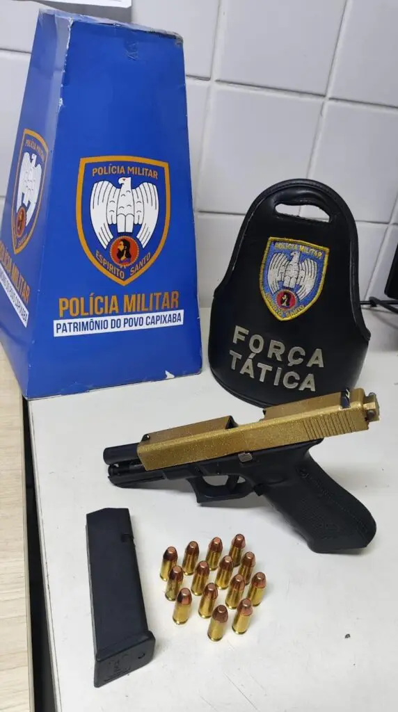 Homem atira em mulher e tenta fugir da polícia na Serra