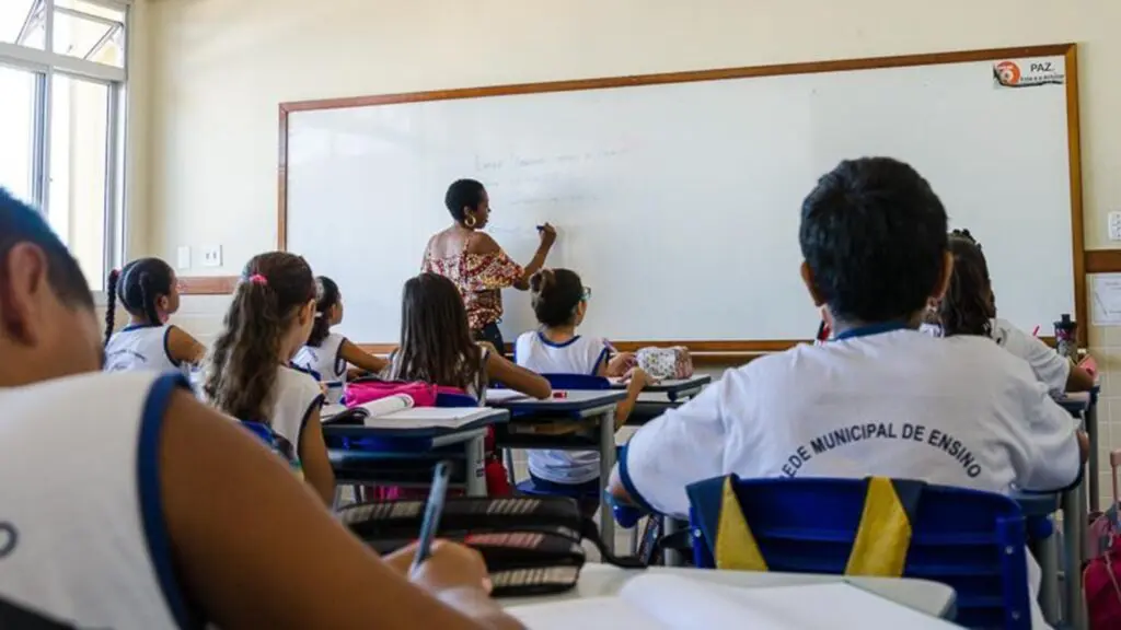 Prefeitura da Serra restante dos professores aprovados em concurso público da educação