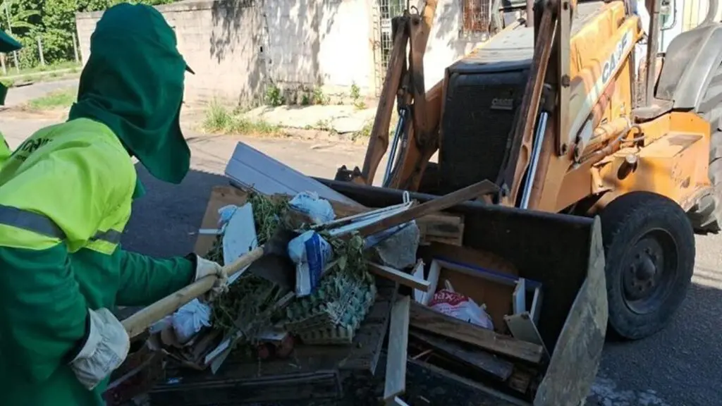 Mutirão de serviços da Prefeitura da Serra reforça limpeza urbana; confira os bairros atendidos