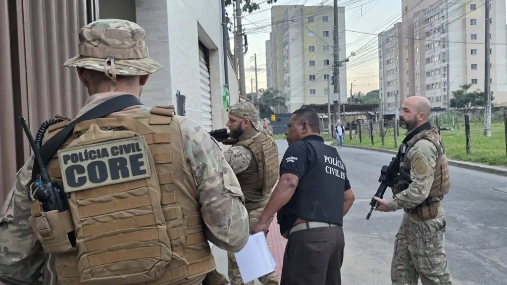 Polícia Civil realiza operação contra agiotagem e extorsão na Serra Polícia Civil realiza operação contra quadrilha de agiotas na Serra