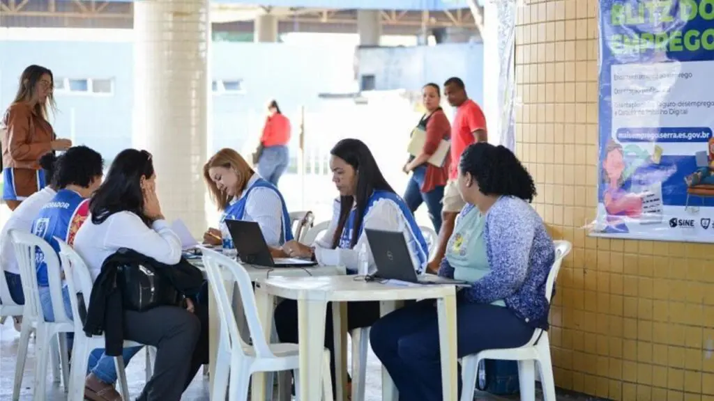 Blitz do Emprego com mais de 1.500 vagas no Terminal de Laranjeiras SINE Móvel levará 1.580 vagas ao Terminal de Laranjeiras