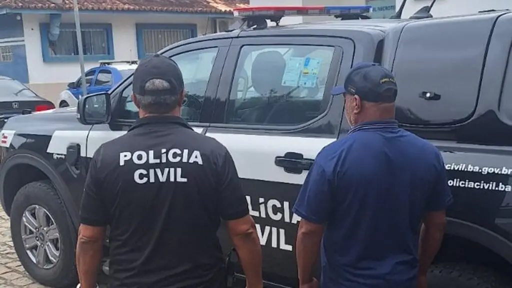 Polícia Civil prende na Bahia foragido por homicídio cometido na Serra há 21 anos Foragido por homicídio na Serra é preso após 21 anos na Bahia