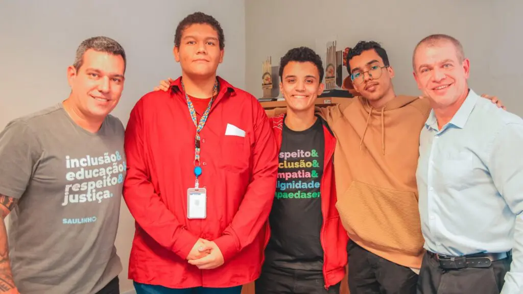 Vereador Saulinho promove reunião sobre acessibilidade no transporte para pessoas com deficiência invisível