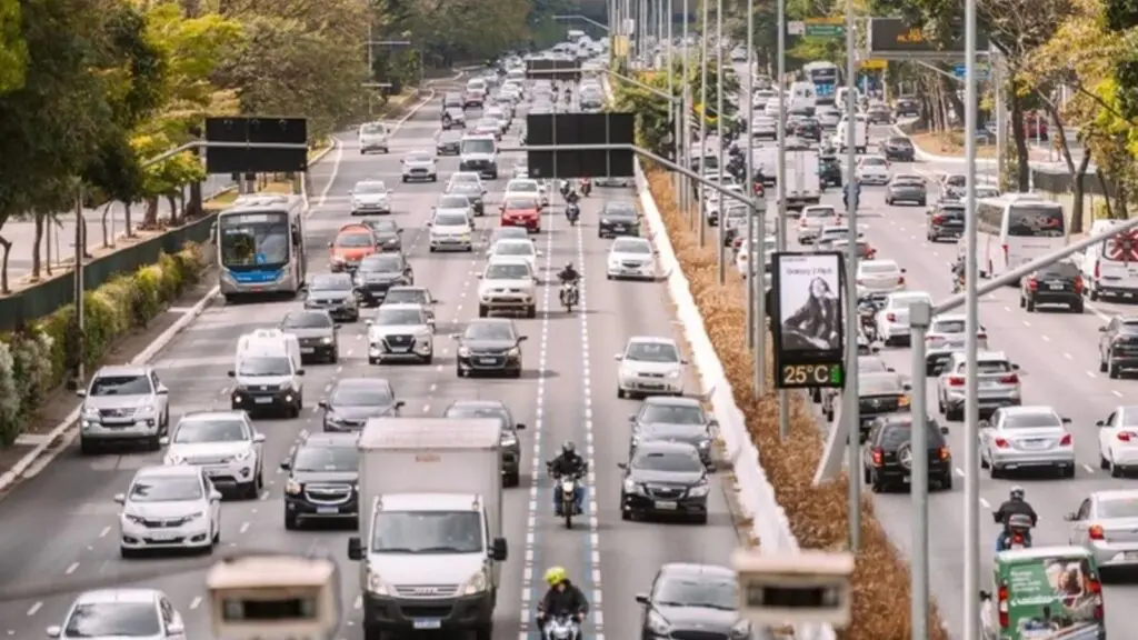 Serra estuda criar faixas exclusivas para motociclistas em meio a alta de acidentes