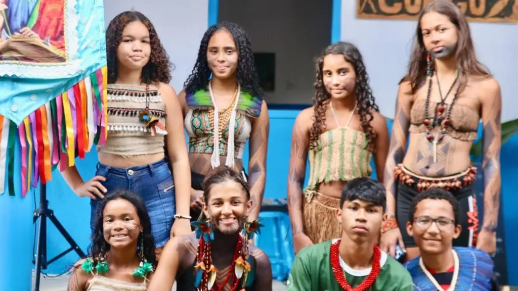 Curumins Guerreiros: grupo indígena infantil leva cultura Tupinikim para Vitória Curumins Guerreiros levam cultura Tupinikim para Vitória