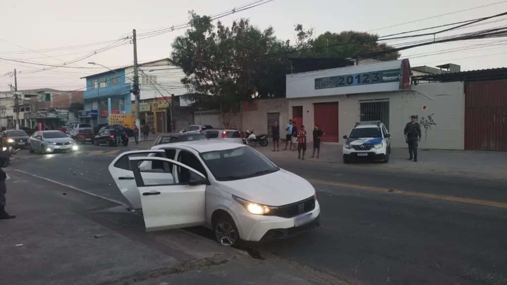 Criança de 6 anos morre após ataque a tiros na Serra Veículo abandonado em Balneário de Carapebus, Serra, após ataque a tiros que matou criança de 6 anos