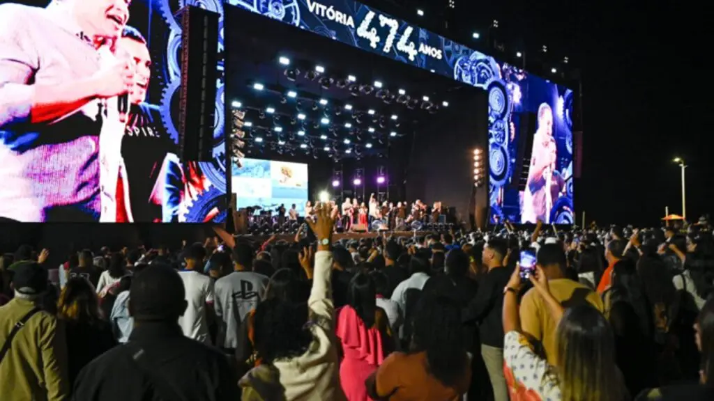 Vitória 474 anos: aniversário da capital começa com shows e adoração na Praia de Camburi Show de Daniel marca celebração dos 474 anos de Vitória