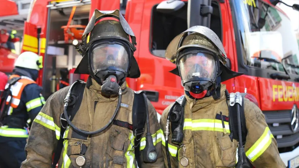 Briga familiar termina em incêndio e mobiliza bombeiros na Serra