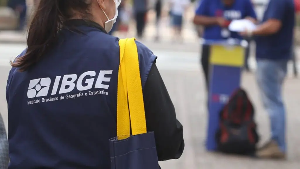 IBGE lança maior concurso público do ano com 9.580 vagas e salário de R$ 4.379,00
