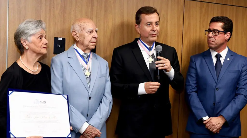 ALES homenageia Fábio Coelho, presidente do Google Brasil e lança o IA.LES