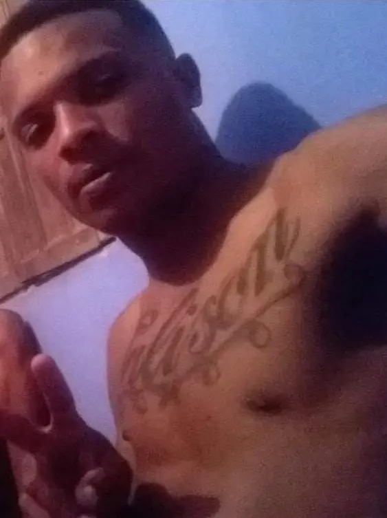 Imagem de um homem (Marcos Antônio Rosa dos Santos, vulgo “MK”, 32 anos)